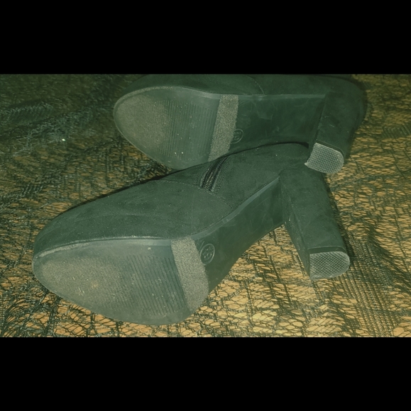 Black Mossimo Platform Heeled Booties - Picture 3 of 5